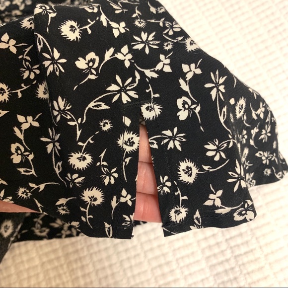 Urban Outfitters Black & White Micro-Floral Shorts - Picture 5 of 5